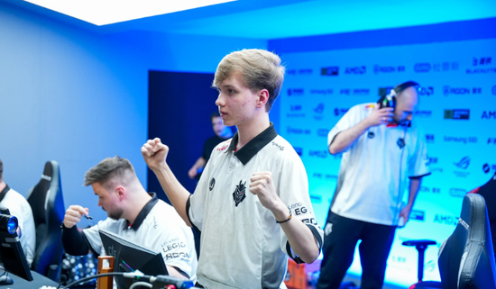 如果你不看，那就👍！ Kanavi + 兄弟主宰了忍者村的屠杀， Top Esports 在第一场比赛中血洗了 Invictus Gaming